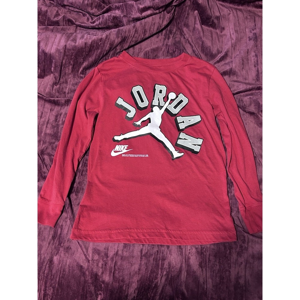Jordan Nike Boys Red Long Sleeve Graphic T-Shirt Jumpman Graphic Size S 8-10 YRS